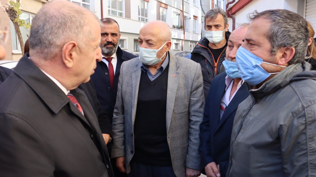 zaferpartisi's tweet photo. Genel Başkanımız Ümit Özdağ, dün Eskişehir’de SMA’lı çocuğunu tedavi ettiremediği için intihar eden Emine Kiraz’ın eşine başsağlığı dileyip SMA hastası çocukların dramını mutlaka TBMM’de dile getireceğini söyledi. https://t.co/K54KnrF252