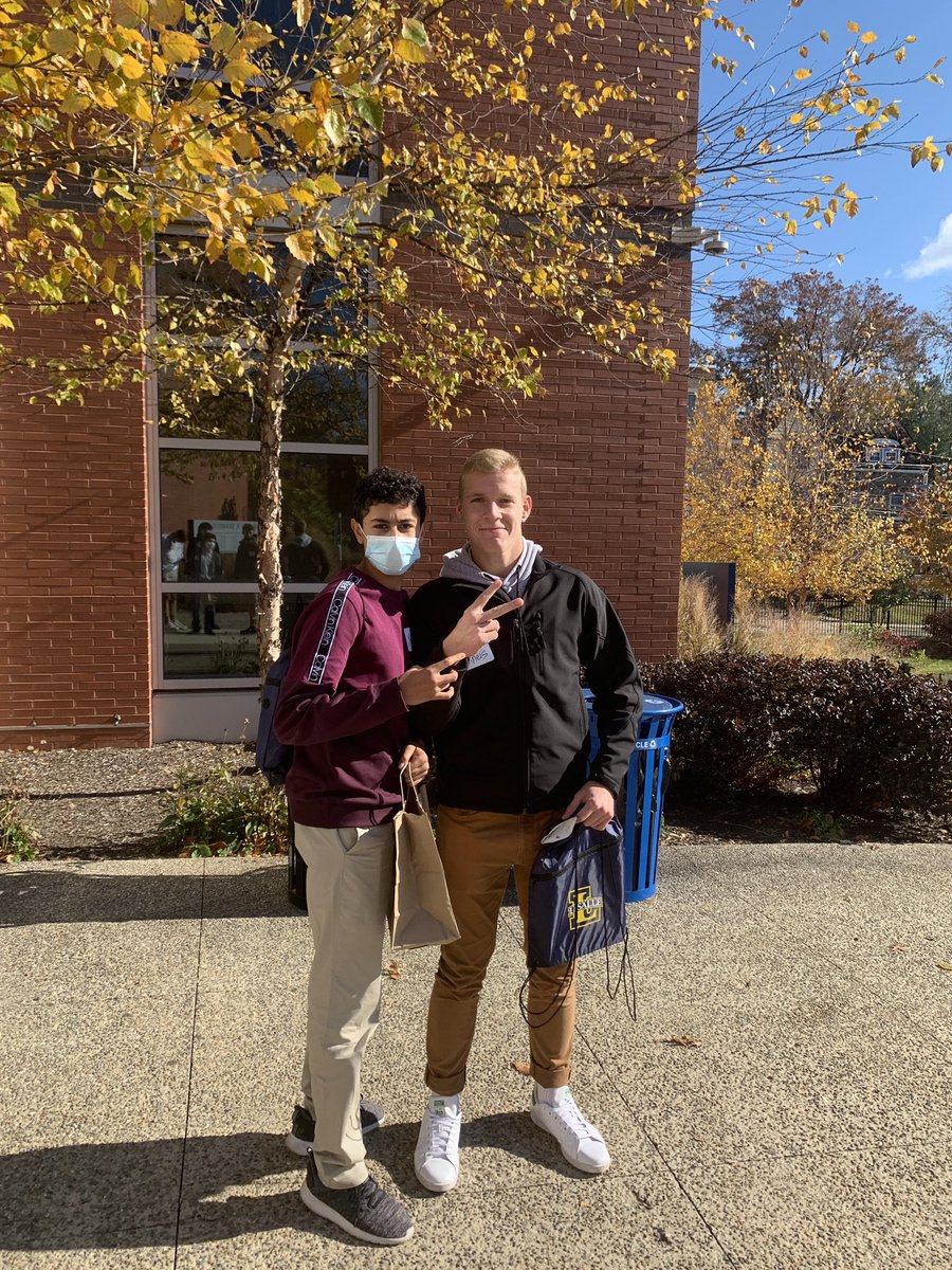 WDHS DECA💙 tweet media