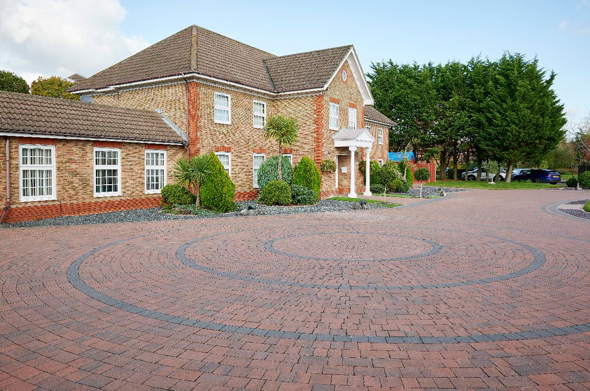 Posts_by_Brett's tweet photo. Your driveway is the first thing someone see's when they arrive at your home. So, if you want to leave a good first impression, speak to a Brett Approved Installer near you to discover how we can enhance your outside space! ๐๐ก Visit: https://t.co/fqmHP1aTUc #certifiedinstaller https://t.co/6NxkCZb44A