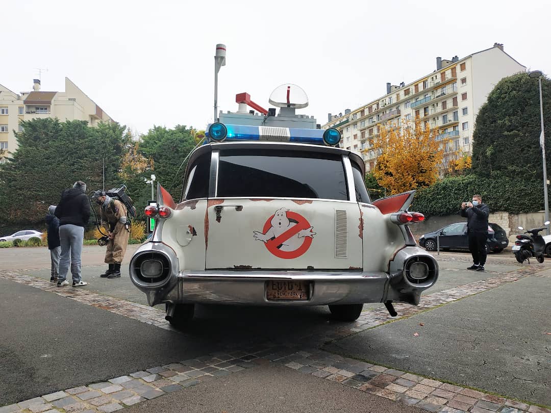 VoituresStars's tweet photo. L'ecto1 était présente au @cgr_troyes pour l'avant première de SOS Fantômes : l'héritage. 
Et on ne peut que vous conseiller de foncer dans votre cinéma pour voir ce bel hommage !

#ghostbustersafterlife #gosthbusters #ecto1  #Aube #Troyes #sosfantomes  #sosfantomeslheritage https://t.co/9N2uCERPA1