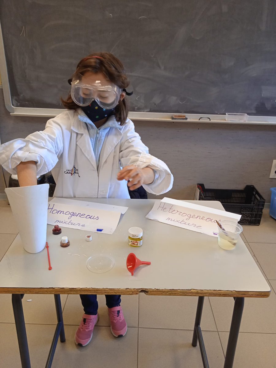 Carl0sTercer0's tweet photo. #SteamCarlosIII 3rd graders making heterogeneous and homogeneous mixtures. #NaturalScience #ProyectoBilingüe #SteamMadrid #Bilingüismo #JuntosAprendemos #JuntosDisfrutamos #WeAreJustCarlosIII #Steam #STEMeducation #StemMadrid. https://t.co/xjxqIqwCEC