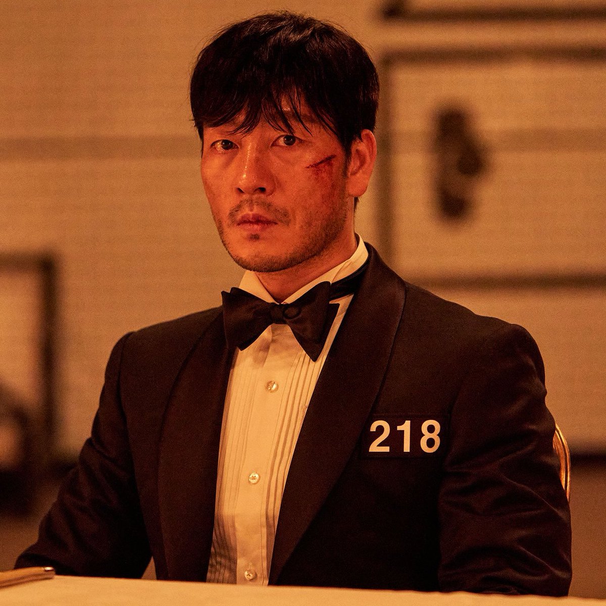 round6brasil's tweet photo. Hoje é aniversário do papacito Park Hae-Soo, que interpretou Sang-Woo em Round 6! Ele está completando 40 anos de idade. https://t.co/Ke3RQC4a4K