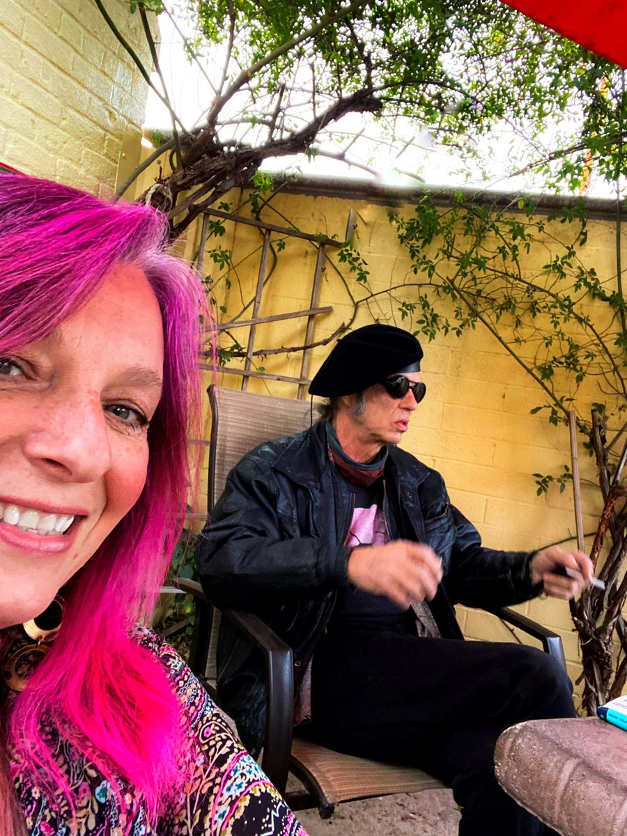 artbyzushka's tweet photo. THE BAND WIFE #thebandwife #twoartists #thephotoghusband #theartistshusband #themodelshusband CHILLIN BEFORE THE SHOW. #thesirmighty #1012lounge #clarkdaleaz #weekendgigs https://t.co/OMsOwd0ylQ