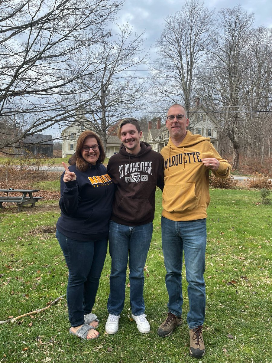 RSFANMichele's tweet photo. When you met @Marquette in the @MarquetteBands and you had a son who graduated from @StBonaventure this game gets personal. Family bragging rights on the line! @AnonymousEagle @mubb, @SBUnfurled @mubbnation @chuckiemaggio @espnhomer @espn @wojespn https://t.co/Wz3pICcgxt