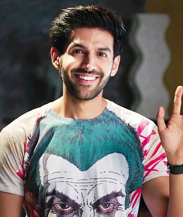malhotrasqueen's tweet photo. @TheAaryanKartik
#HoursLeft #HBDKoki #happybirthdayKartikAaryan https://t.co/PmpnmsnrAo