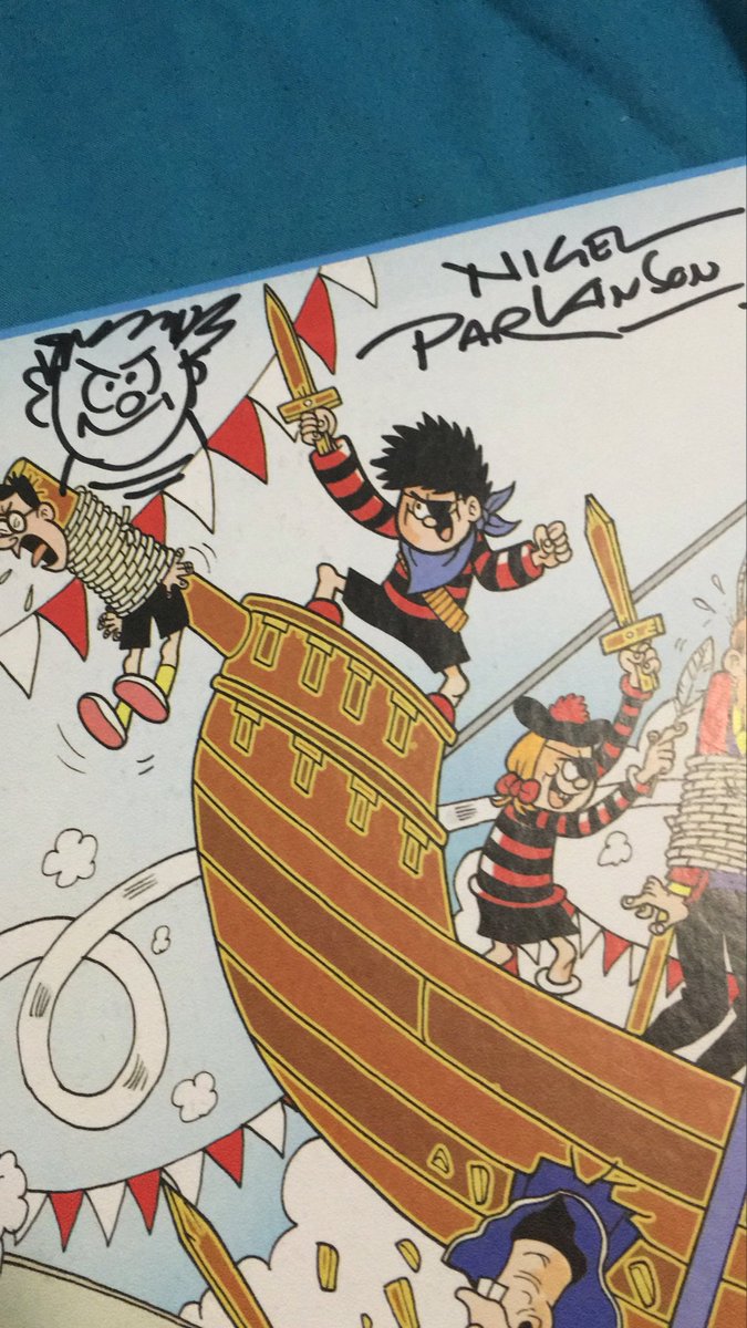 Met comic legend @NPBeanoArtist today! <a href="/HullComicCon/">Hull Comic Con</a> #beano #dennisthemenace