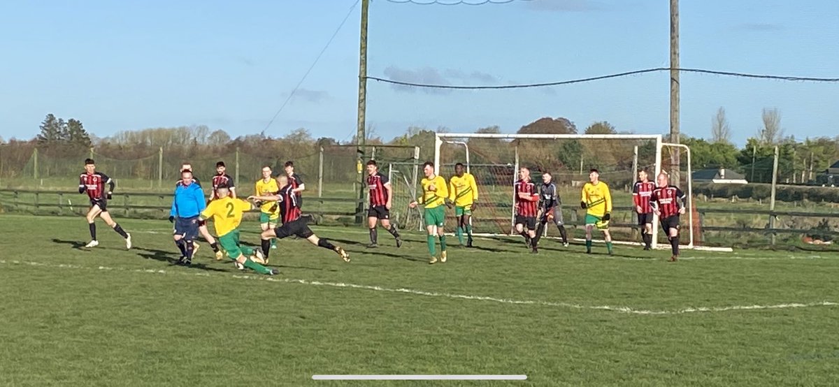 Mullingarsoccer's tweet photo. Combined Counties Cup 1st Round

Kinnegad Juniors 1 Mullingar Athletic AFC 3

Goals today from Ryan McCormack (2) &amp; Liam Brennan (1) all came in the first half

Well done to the lads and coaches 💛💚 

@CCFLnews 
@MidlandsSport https://t.co/4TSdifNFAE