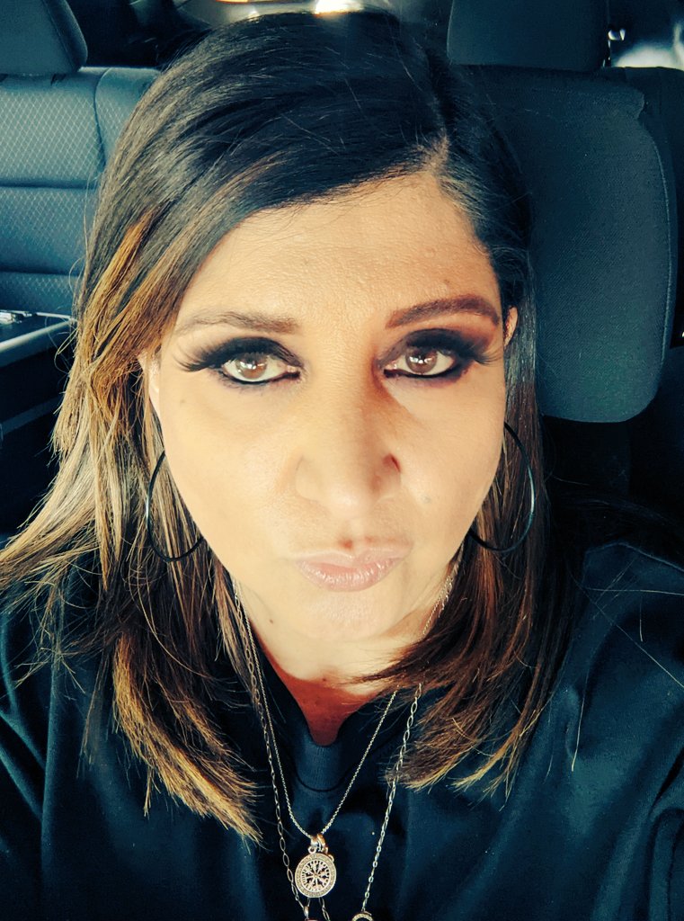 SoyLauraRivas's tweet photo. Mira quién llegó ayer!!! 
Si hay que descansar y disfrutar cada pliegue de la piel, cada aprendizaje plasmado en el alma Gracias @Harlekin_Koch y #Saul a mí  #WitchQueen por hacerme feliz.. Días agetreados y vamos por más #NoMeRindo Gracias @cynrdz21  @RicardovazquezO x su cariño https://t.co/2y0fsrNUNX