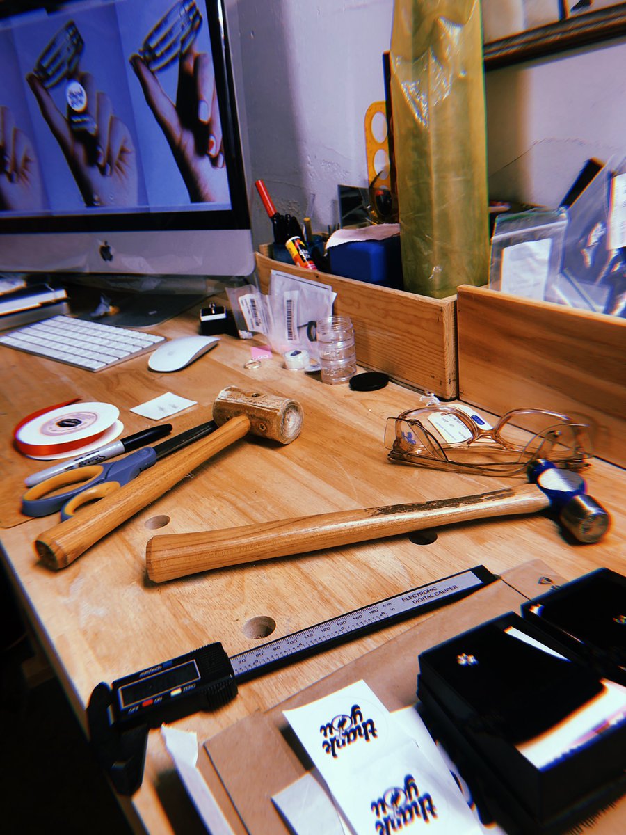 alloydjewelry's tweet photo. A goldsmith’s studio. https://t.co/CClGSUnTVl