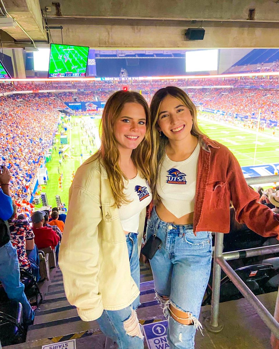 UTSA Gamma Phi Beta 🤍 tweet media