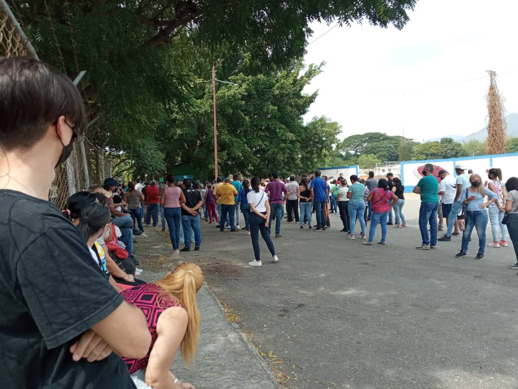 JAVIERBERTUCCI's tweet photo. Feliz porque está ganando la democracia en Venezuela. ¡Sigamos participando! https://t.co/OjmB3IvMY5