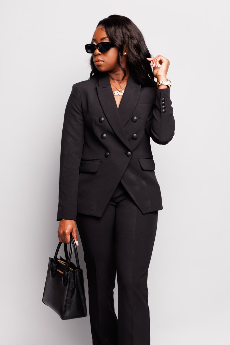 Baby_ImmaBOSS_'s tweet photo. About my business! 💼🎓 4 weeks until graduation! Doctor of Occupational Therapy
 Dr. Bryant loading ……. #Dr.B https://t.co/b4pr1v6cHI