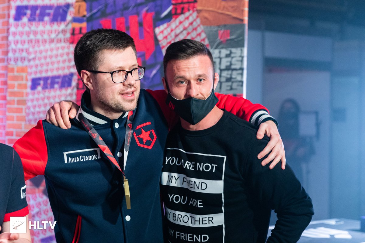 HLTVorg's tweet photo. Look who came by to congratulate Gambit!
@paszaBiceps 

#V4FSF https://t.co/oRj12ZCeIM