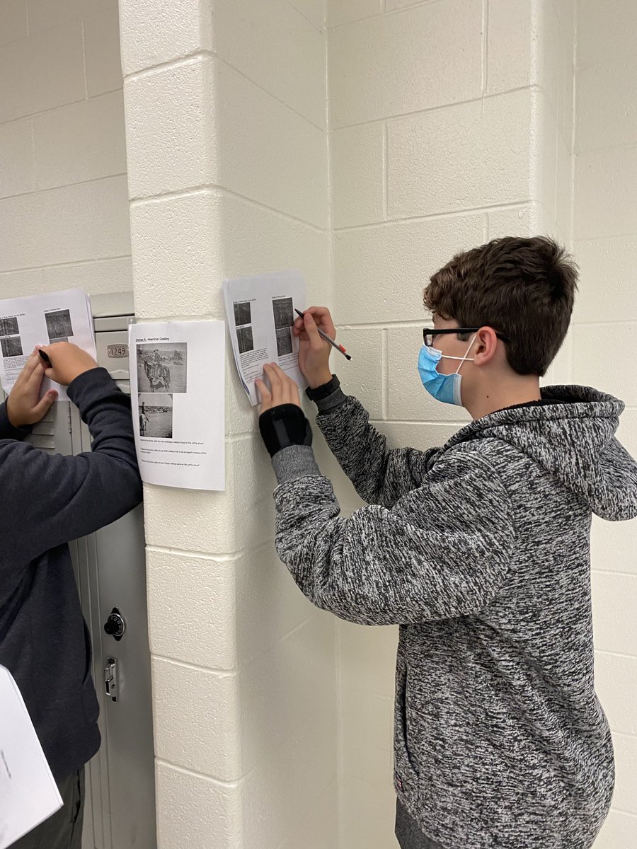 HugoOwensMS's tweet photo. Interactive learning in 8th grade history! #HugoUKnow #HugoIsForEveryOne https://t.co/toVlqBHKTT