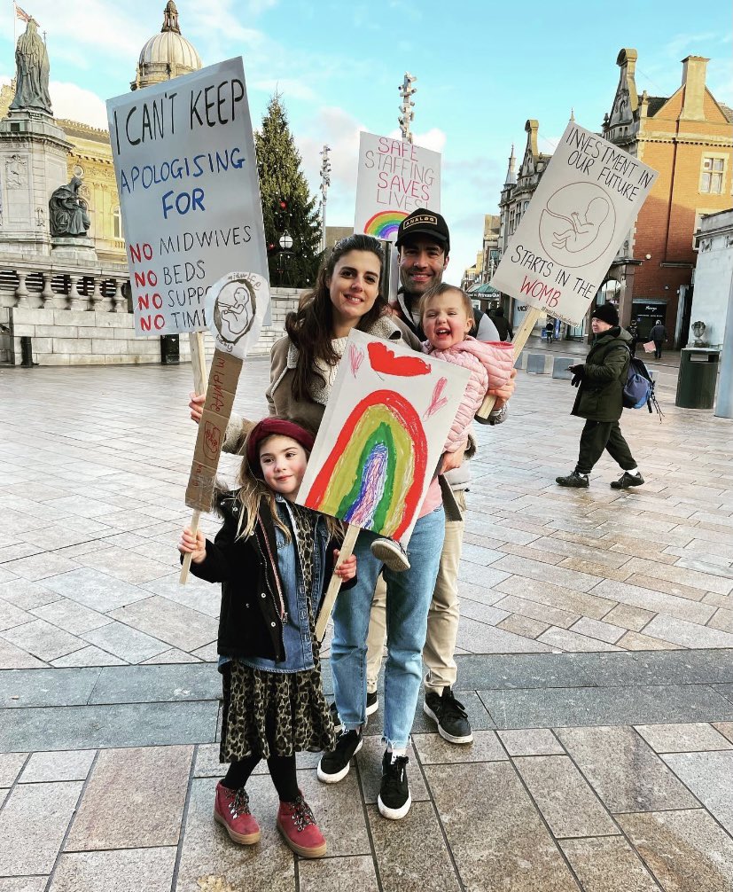 Supporting my amazing sister today who organised the Hull #MarchWithMidwives 💖