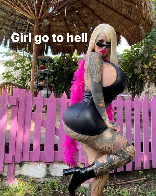 Girl literally BYE🖕🖕🖕 https://t.co/gk6tqnyKCm