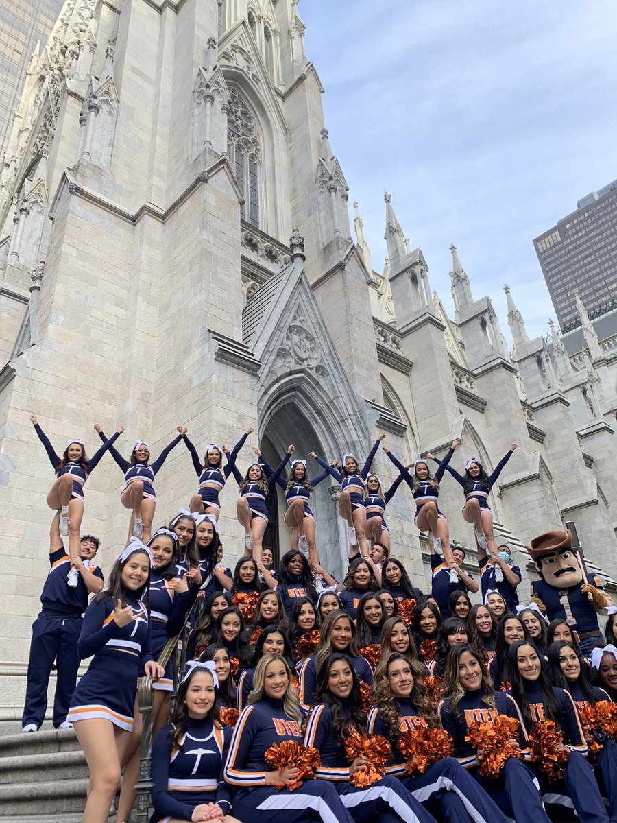 UTEPCheer's tweet photo. Spreading Miner Spirit while doing a little sight seeing in the BIG 🍎!
Oh, did you hear?  We’re performing in the @Macys Thanksgiving Parade?!?  Picks Up, Miners!! @UTEP @UTEPAthletics @elpasotimes https://t.co/eoInsCkJSw