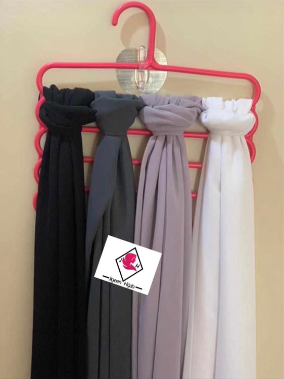 Jigeen_hijab's tweet image. Alors les amies 🤩
Celui qui aura plus de Retweet on t’offre 2 voiles , 2 chouchou et 2 sous hijabs 🥰.
Fin du jeu ; Mardi 18h In sha Allah 🙌🏾🙌🏾