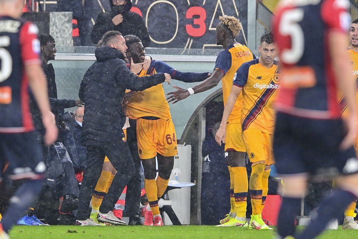 Footballogue's tweet photo. [#SerieA🇮🇹] GENOA 0-2 AS ROMA

⏱ FIN DU MATCH !

              ⚽️ Afena
              ⚽️ Afena

L’AS Roma prend la 5e place !

#GENROM https://t.co/bQKD2VCwua