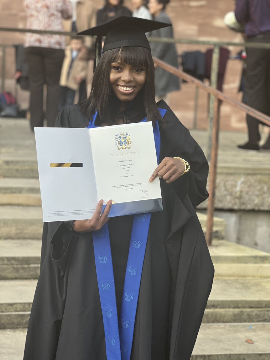 zee_maraj's tweet photo. Alihamdulilahi 
MA INTERNATIONAL RELATIONS 
#2021graduate #UKgraduate https://t.co/KA2eh1K5nV
