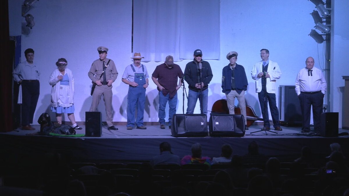 JSchipperWDRB's tweet photo. The cast of the new film "Mayberry Man" appeared at the Ross Theater in Scottsburg, IN Sunday for a screening of the film.
Why producers thought Scottsburg was the perfect fit. @WDRBNews 10pm #MayberryMan @MayberryManFilm https://t.co/H2Wrzcfl8g