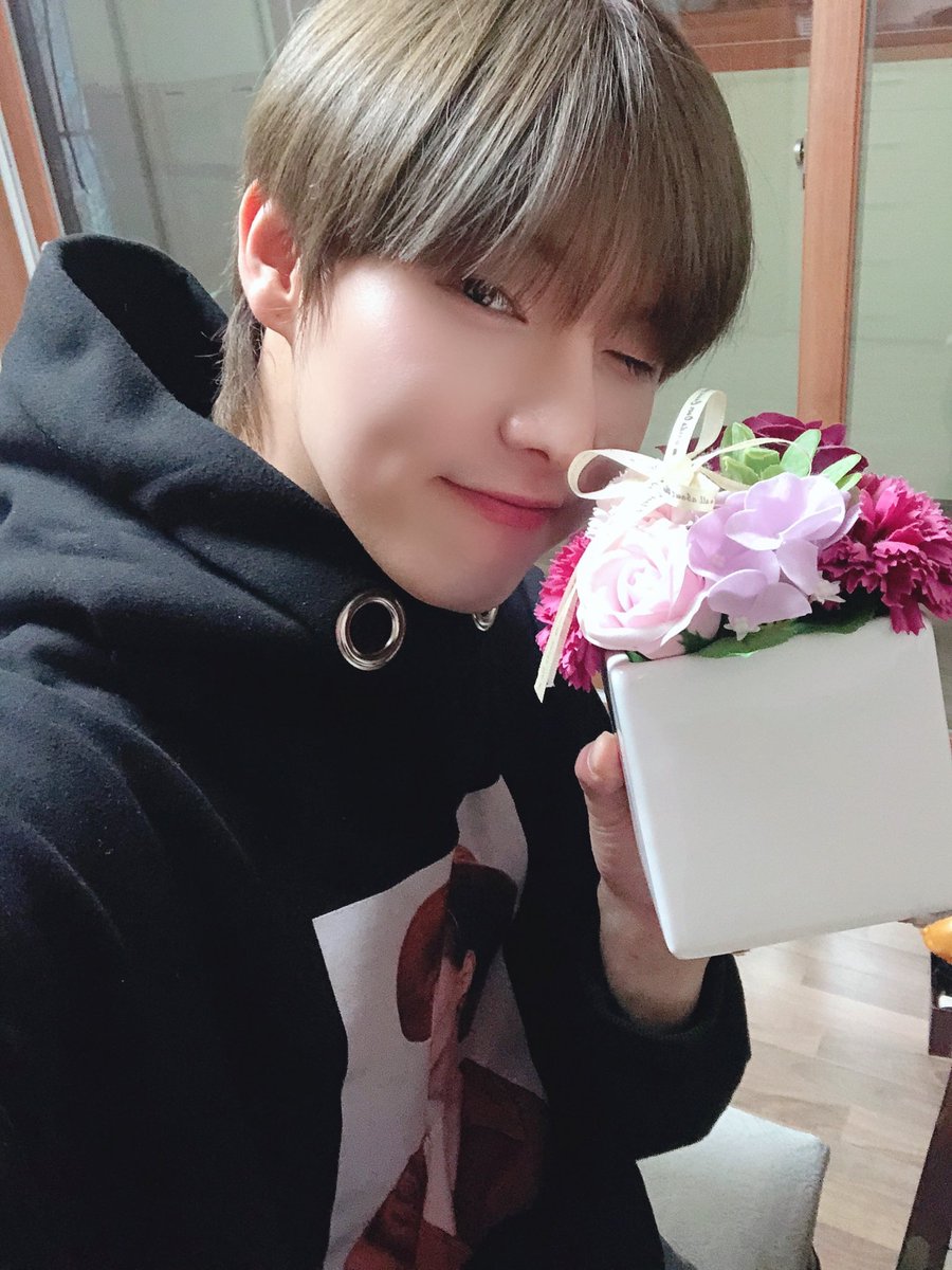 weve_cafe's tweet photo. 💌 ~ Order for @grgr1ch ~ 

Someone sent you an order! 
Salmon pizza <3

Message: 
"woof woof ily" https://t.co/XMCNs8QNkK