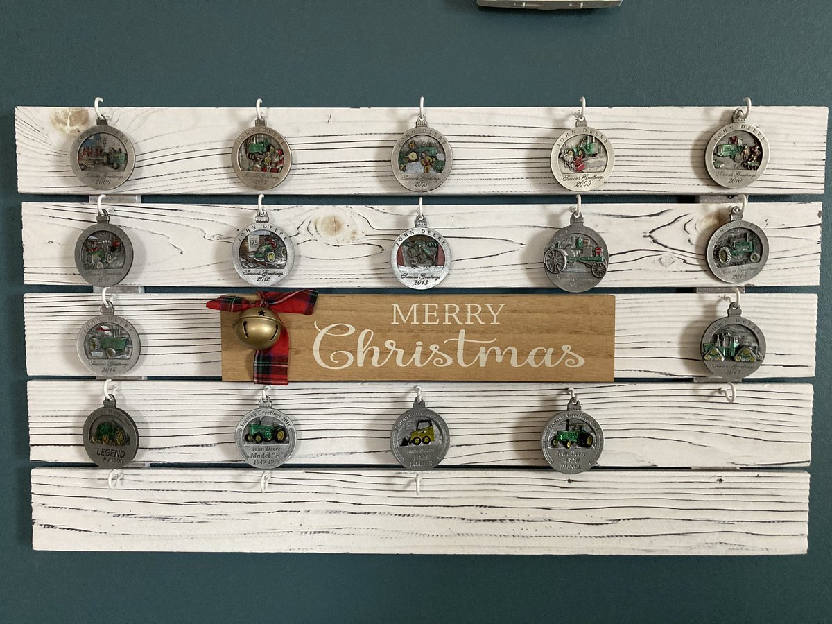 DeSanders87's tweet photo. 2021 Christmas Tree &amp; Ornament. https://t.co/IS8eemNL1e