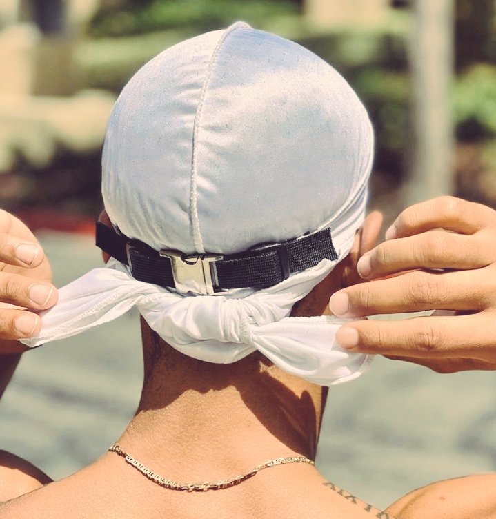 rwaves001's tweet photo. Essas novas bandanas q ñ precisa amarrar é mt adianto pprt, depois de 20 minutos escovando a Waves a preguiça q da, é do crl. 
Por mais que as de veludo são as mais brabas. 
Ainda prefiro a Lisa (do meio) 
Preta, óbvio.
R$70,00 p tu. 😴
🚚🚕🏃
https://t.co/sGCumtdpA1 brota 😴 https://t.co/uhmj2ufwrj