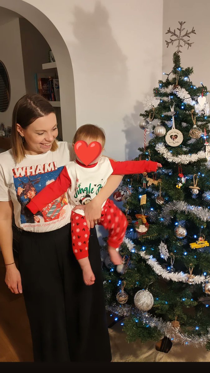 coll33n's tweet photo. It's now Christmas on our household to make up for the shit show of a weekend we've had 🎄☃️🎅 https://t.co/zrNK9Ur7SL