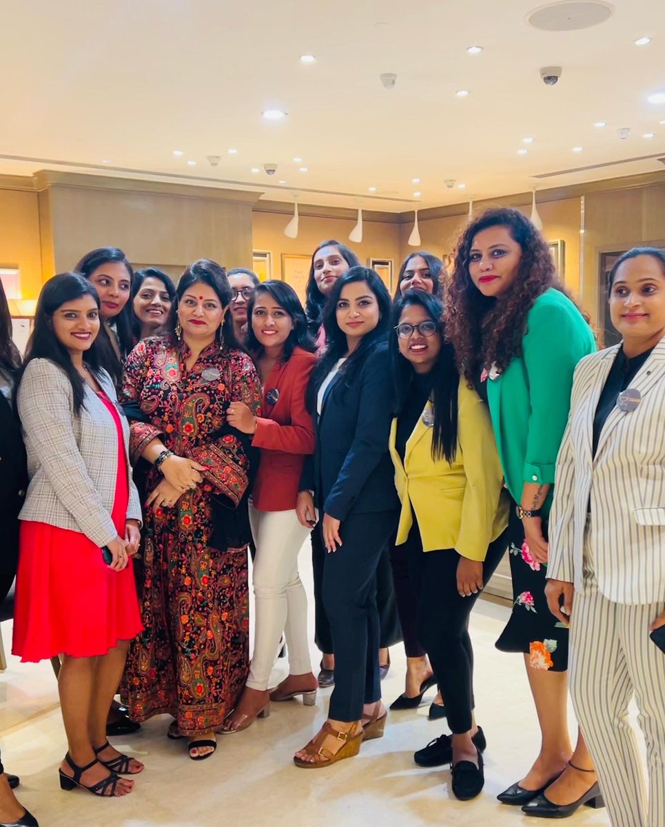 majoraditi's tweet photo. #JURY #KarnatakaWomenAchieversAward #honoured #womenleaders #corporateprofessionals #womenarmyofficers #kwaa #seasonedpanel #doctors #lawyers  #acamedicians #socialworkers #entrepreneurs 
#CKC Sons : Title sponsors 
#womensupportingwomen 

Jai Hind ! 🇮🇳
Maj Aditi Mohan https://t.co/02YRrJRgxT