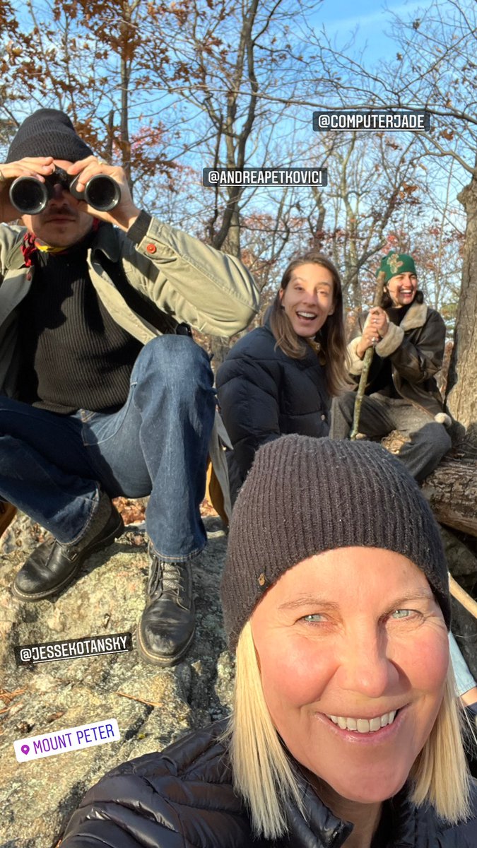 rennaestubbs's tweet photo. We went hiking! #photoshoot #ny #mtpeter https://t.co/6reZnxcmig
