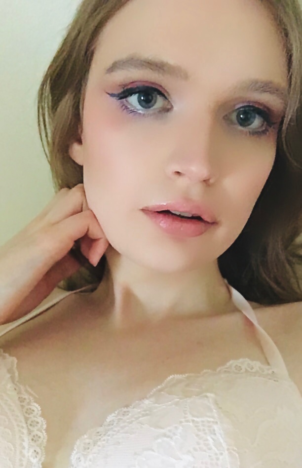 Waveeeeeeee's tweet image. Reminder of how pretty I am 🥺🥺