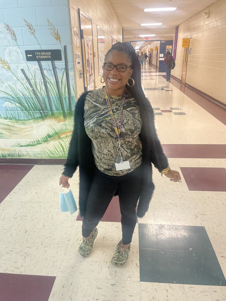 TigersNms's tweet photo. Friday was CAMO day at NMS! Our tigers were decked in this all CAMO themed day! #TigersRoar #ANewWay2Roar #PawsUp https://t.co/UDTogouNph