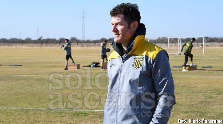 SoloAscenso's tweet photo. #PrimeraNacional | #TristanSuarez | Se confirmó el entrenador del Lechero para la próxima temporada. https://t.co/1nNNkikUs1 https://t.co/dJvJi7ZBf9