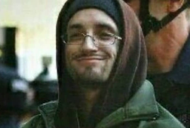 روزی که فامیل درمورد کنکور پرسیدن دوس دارم بگم:
مگ من ازت میپرسم چند بار به شوهرت دادی
که تو میپرسی رتبت چنده
در این حد شخصی