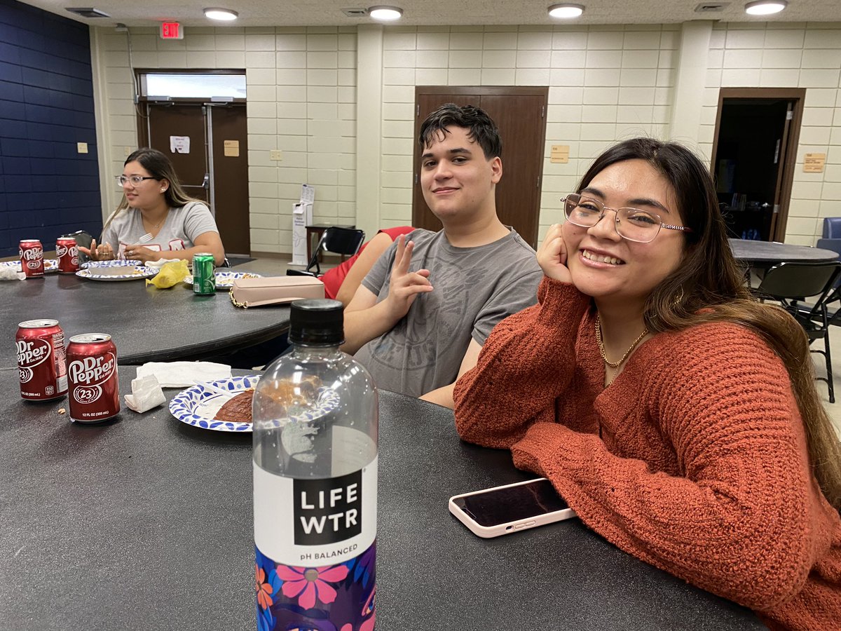 APOTAMUK's tweet photo. Friendsgiving was a hit! #apotamuk #tamuk #friendsgiving https://t.co/JP7Op9h9Gf