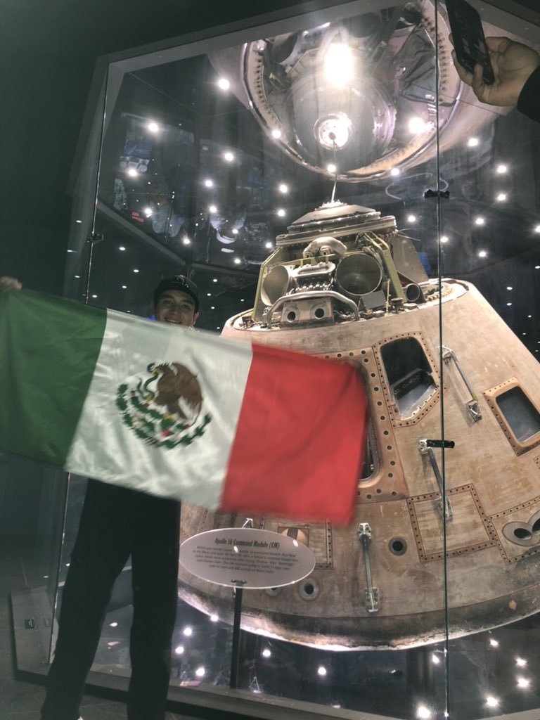 ChrisGDL_Space's tweet photo. Sin duda alguna de los mejores momentos de mi vida, agradezco a todos y cada uno de ustedes que se preocupó en apoyar un sueño que nos pone a todos en alto, sin duda una experiencia llena de aprendizaje y con ganas de más, el hambre de seguir adelante aumenta más y más. Gracias. https://t.co/e09w8mAkBl