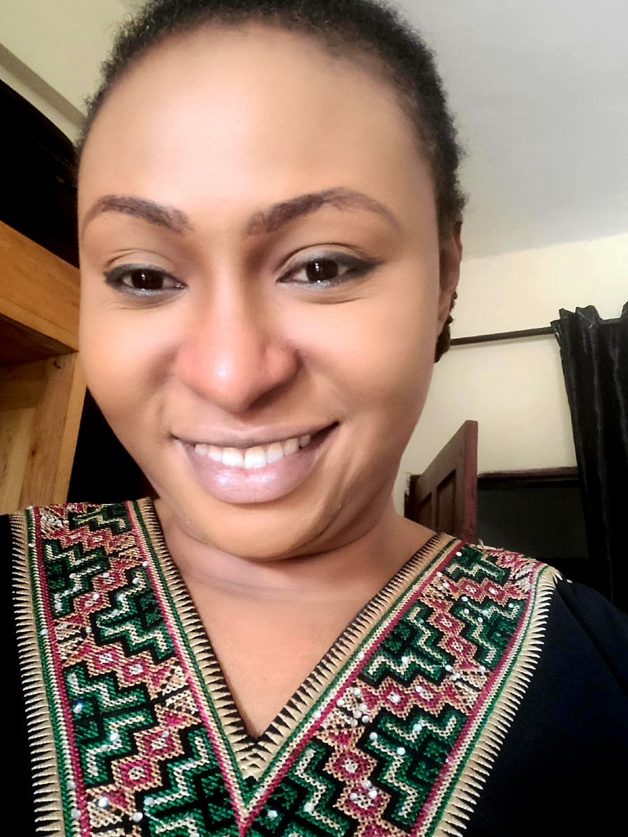 kaba_fatim's tweet photo. Il ne coûte rien et produit beaucoup. Il enrichit celui qui le reçoit, sans appauvrir celui qui le donne. Il ne dure qu'un instant, mais son souvenir est parfois immortel. Un sourire, c'est du repos pour l'être fatigué, du courage pour l'âme abattue, https://t.co/ZsET1tVKyY