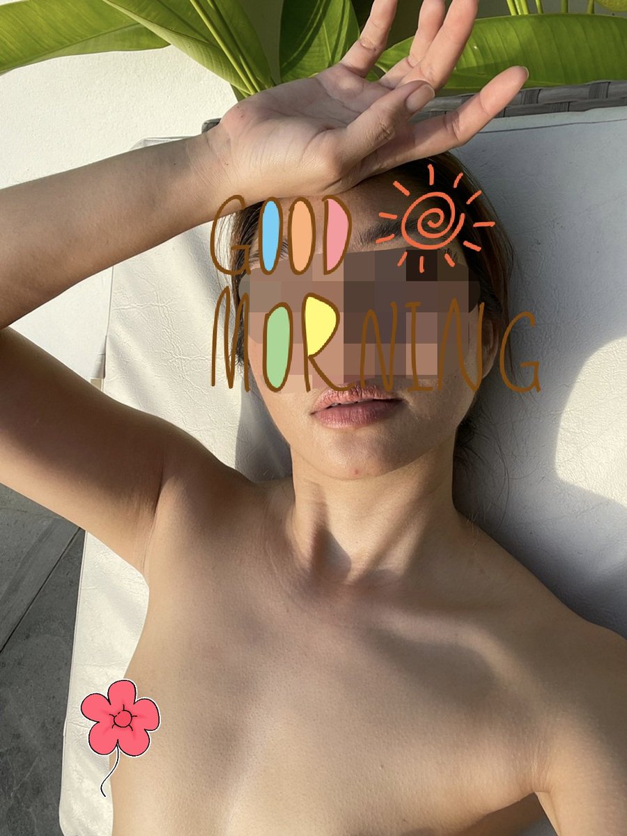 I love to be naked under the sun. 😘😘