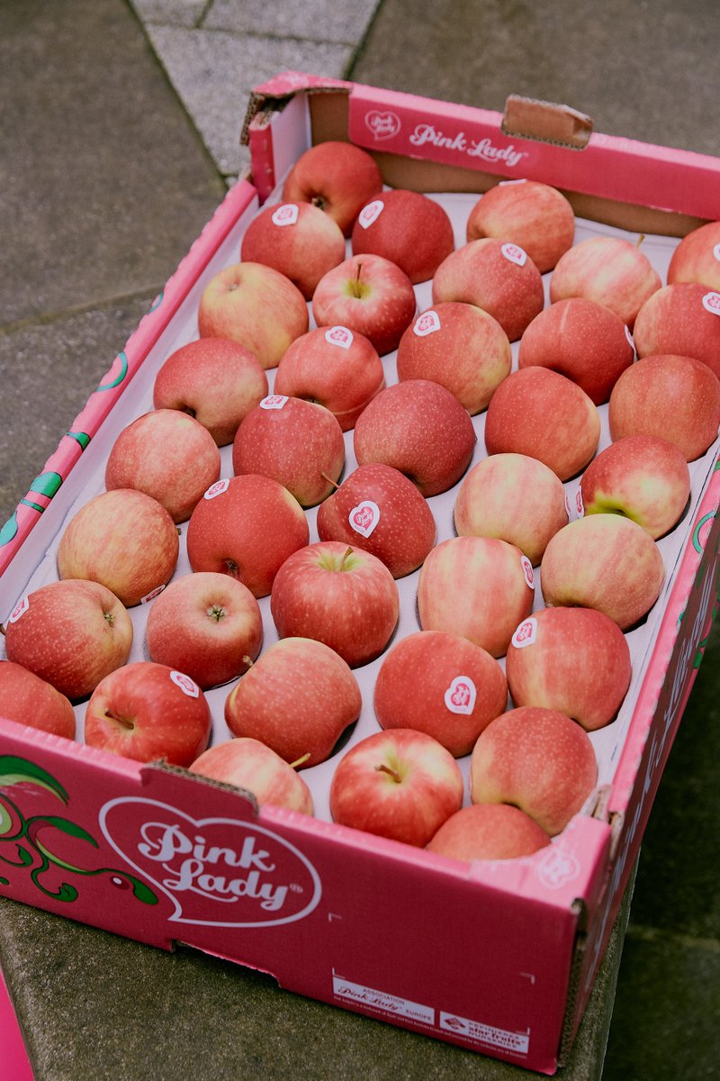 FoodPhotoAward's tweet photo. The exhibition has enjoyed the opening weekend, and we couldn't be more thrilled to welcome visitors to the @The_RPS at @VisitBristol.
Huge thanks to everyone who has worked tirelessly behind the scenes. Entry details follow the link below📷 Henry Kenyon
https://t.co/sBEp46dBOR https://t.co/IyVQ4tgjTs