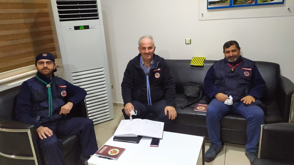 kocaelitif's tweet photo. KULÜP ÖNDERLERİ TOPLANTISI YAPILDI.
  Türkiye İzcilik Federasyonu Kocaeli İl Temsilciliği kulüp önderi toplantısı KBB fuariçi sivil toplum merkezinde yapıldı.
 2021 Kış mahalli kampı hazırlığının ele alındığı toplantıya katılan tüm liderlere teşekkürler ederim https://t.co/D8To0R0tO6