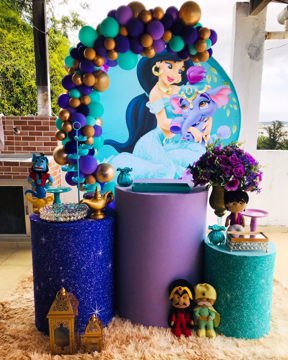 Jedecoraa's tweet photo. Jasmine 🧞‍♂️

#festajaminie #jasmine #jasmineprincess #jasmineparty #festa #festas #lampada #genio #gênio #aladinontheway #aladdin #aladin #aladdinedit #decoracaojasmine #decoraçãojasmine #decoracaoaladdin #jedecora #jedecoraa #jêdecora #jêdecoraa #locação #locacoes https://t.co/KGF4i1gmJX