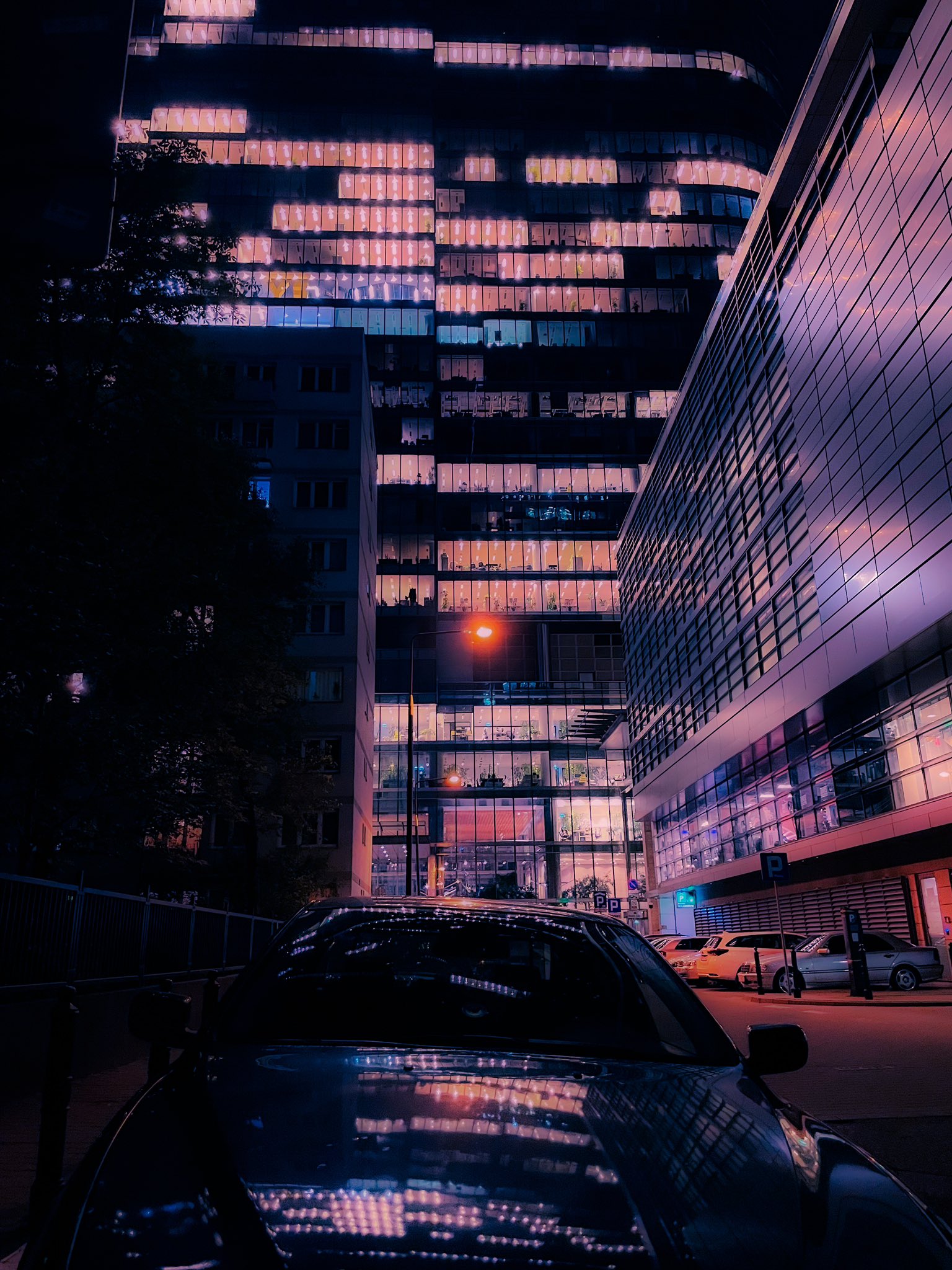 David Litresits Light And Darkness In The City Insta Lit08cyberpunk Reflectionphotography Reflectiongram Reflection Perfection Reflection Shotz Splendid Reflections Skyscrapers Bladerunner49 Prime Optiqx Lightmobs