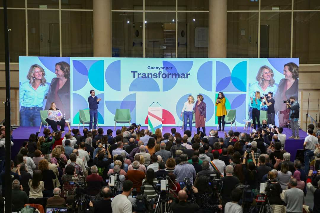 Daniel_Ripa's tweet photo. Ilusión en la III Asamblea de @CatEnComu ¡Felicidades a las coordinadoras @AdaColau @jessicaalbiach y @CandelaLopezT! El frente amplio que está transformando este país se construye desde las periferias. Ahí estará Asturies. Lo mejor está por venir. #GuanyarperTransformar https://t.co/Xki7wJWeC2