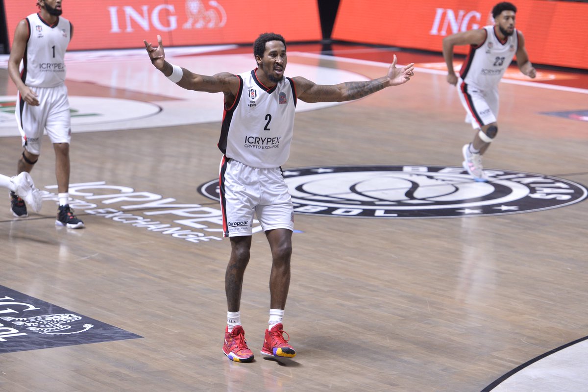 BJK_Basketbol's tweet photo. ING @basketsuperligi 9. Hafta
Beşiktaş @icrypex 41-46 Fenerbahçe Beko | İlk Yarı Sonucu
#PotanınKartalları https://t.co/jaZELeljEP