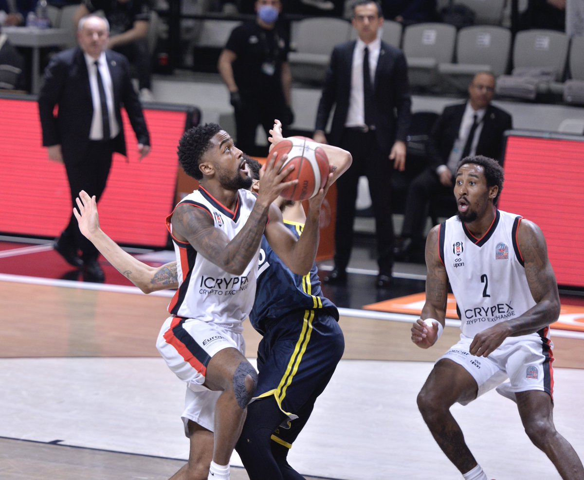 BJK_Basketbol's tweet photo. ING @basketsuperligi 9. Hafta
Beşiktaş @icrypex 41-46 Fenerbahçe Beko | İlk Yarı Sonucu
#PotanınKartalları https://t.co/jaZELeljEP