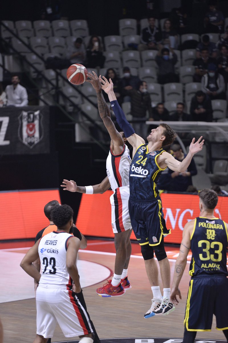 BJK_Basketbol's tweet photo. ING @basketsuperligi 9. Hafta
Beşiktaş @icrypex 41-46 Fenerbahçe Beko | İlk Yarı Sonucu
#PotanınKartalları https://t.co/jaZELeljEP