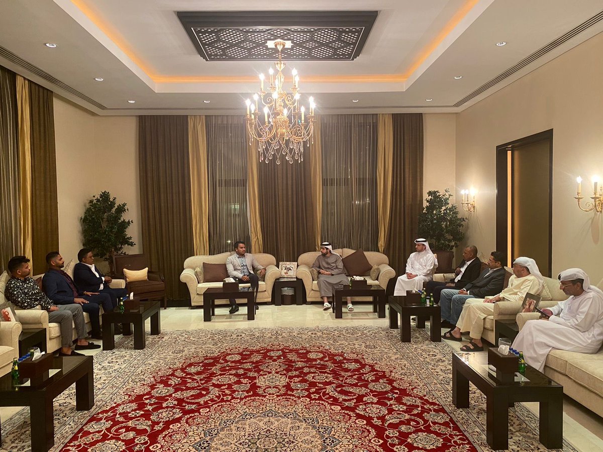 Mbm_almaktoum's tweet photo. يسعدني تلبية معالي نامال راجاباكسا @RajapaksaNamal وزير الشباب والرياضة بجمهورية سريلانكا دعوتنا له 
الذي نعزز من خلاله علاقاتنا المميزة للإرتقاء برياضة الرجبي في البلدين وفي آسيا بشكل عام
شخصية قيادية رياضية مميزه وصديق عزيز اتمنى له قضاء وقتاً سعيداً في بلده الثاني الإمارات https://t.co/t0cKZz4Qjw