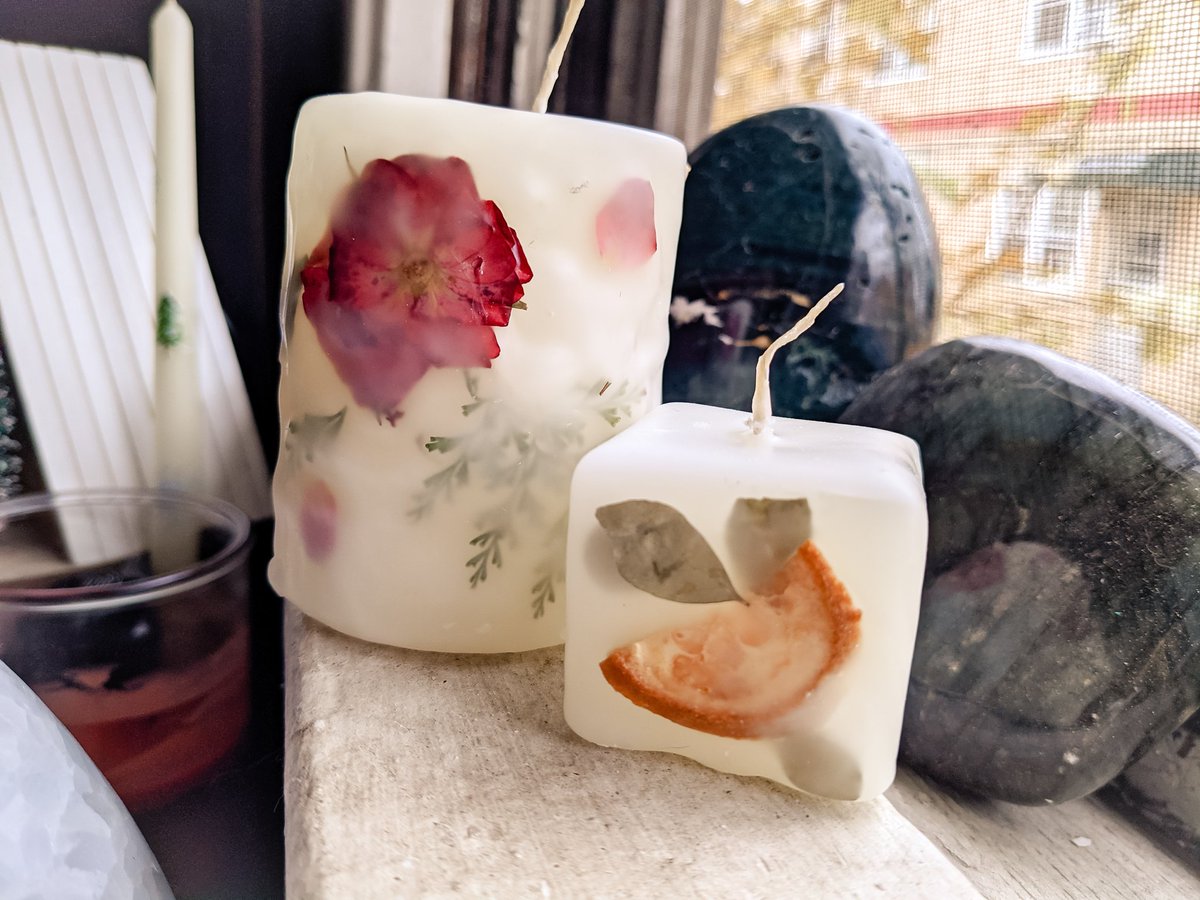 thehiddenhearth's tweet photo. Called off work to make "mom's candles" from acnh 🕯️💚 I can't wait to try the fairytale or marine designs next! 🧚🏻🧜🏽‍♀️ https://t.co/p09HZxIoEf