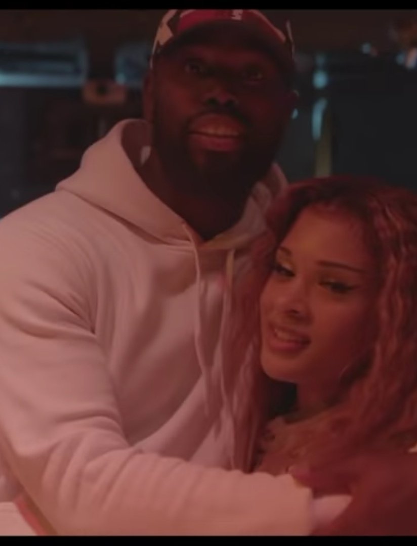 These two opitimise the title of this track! NP 'Good Heart' by the #MOBO nominee <a href="/therealghetts/">GHETTS</a> and the awesome <a href="/aida_lae/">Aida Lae</a> on <a href="/allabroadafrica/">ALL ABROAD A-LIST</a> w/ <a href="/Y1079FM/">YFM ACCRA</a> 🇬🇭📻 🇬🇩🇬🇧🇸🇪🇲🇿